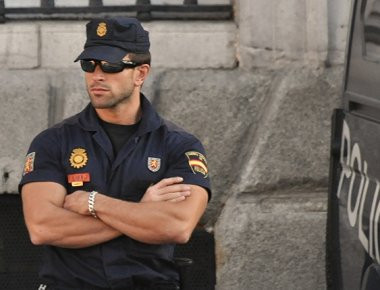 Ισπανία: Δίκτυο πωλούσε στο διαδίκτυο την παρθενιά ανήλικης για 5.000 ευρώ